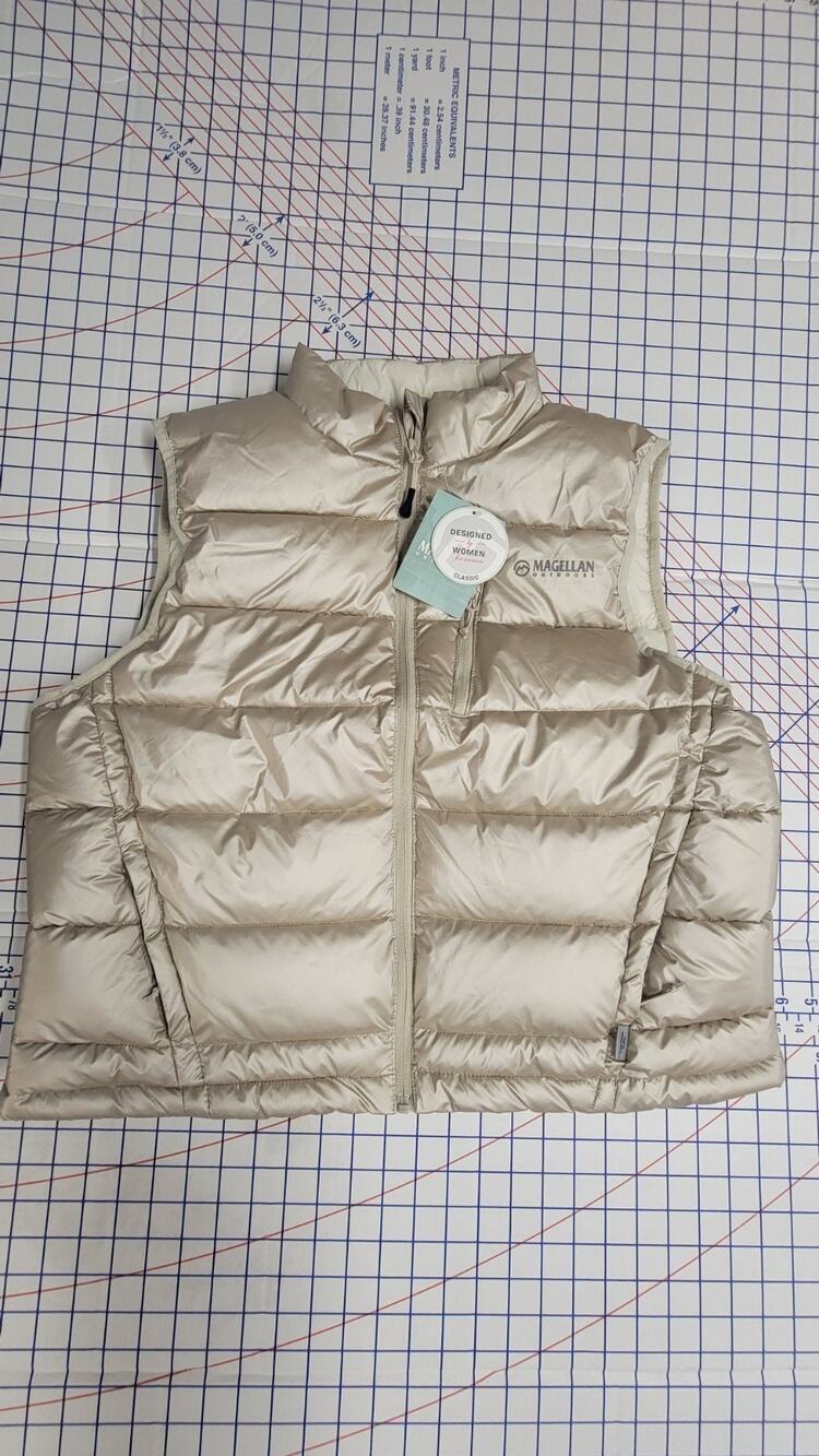 NWT Magellan Outdoors Women's Shiny Puffer Jacket Size XL Lost Pines Puffer